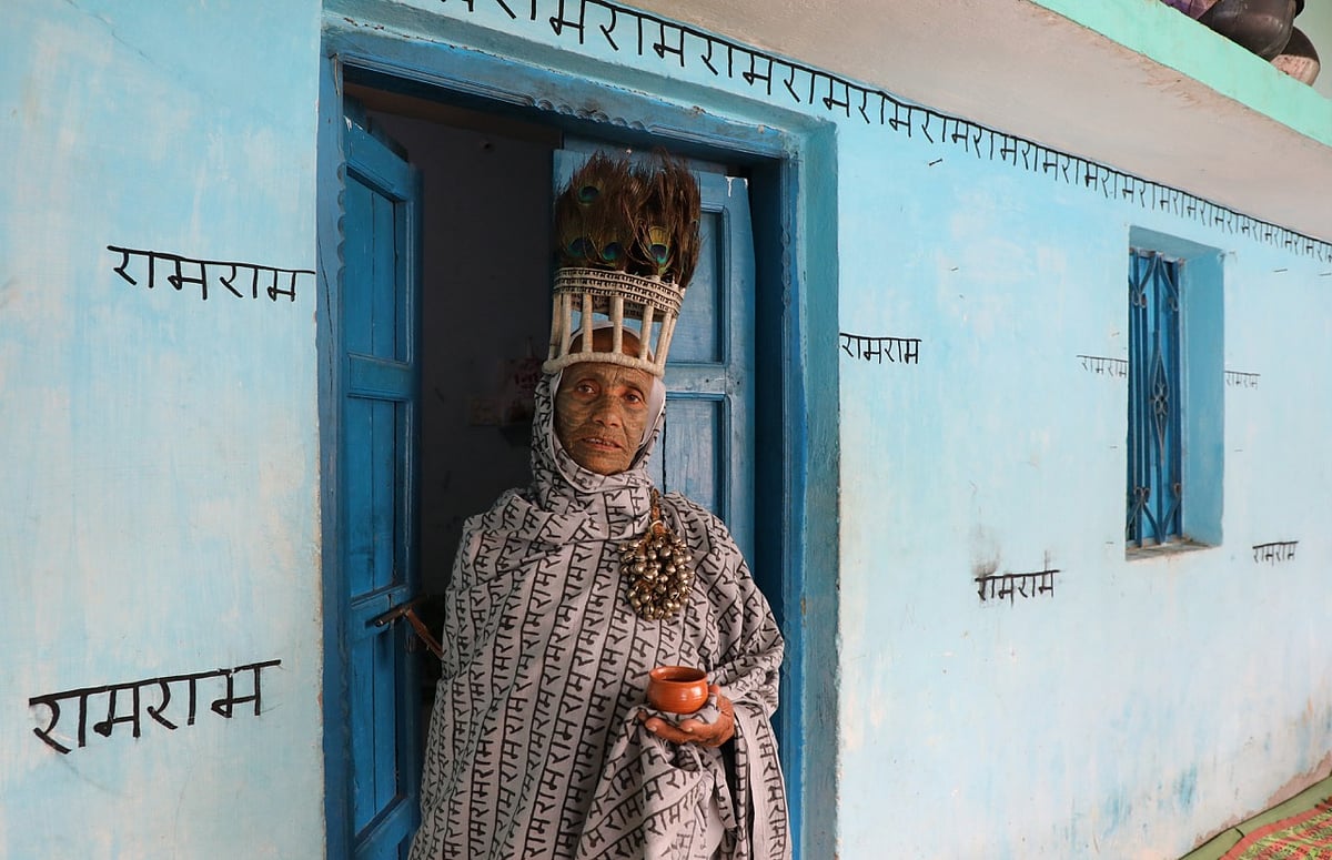  Suresh K Pandey : Ramnami tribe wear shawls with the word "Ram" printed on it in Chhattisgarh