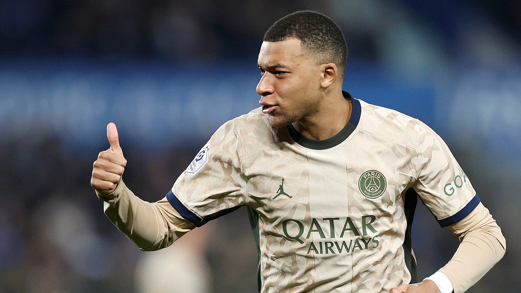 AP Photo/Jean-Francois Badias : PSG's Kylian Mbappe reacts during the French League One football match.