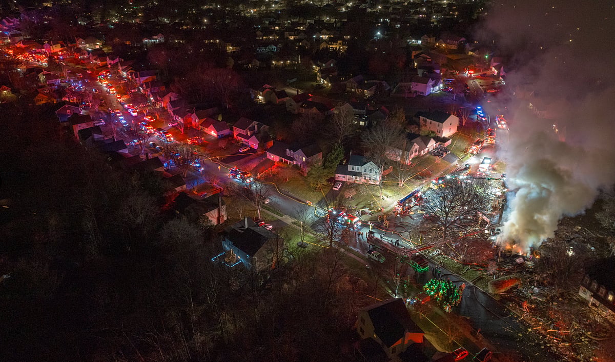 @MyDronePro/Twitter : Aerial photos from the explosion in Sterling Virginia, 347 Silver Ridge Dr. in Cascades Loudoun County.