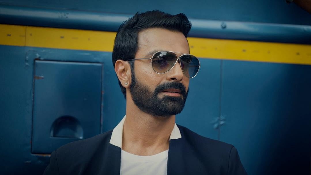 Watcho : Ashmit Patel