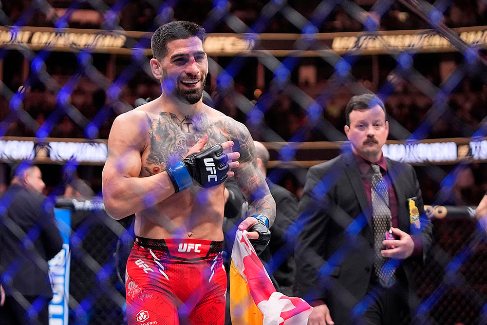 | Photo: AP/Mark J. Terrill : UFC 298: Ilia Topuria vs Alexander Volkanovski