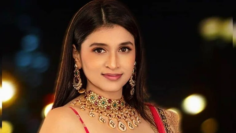 Mannara Chopra - X