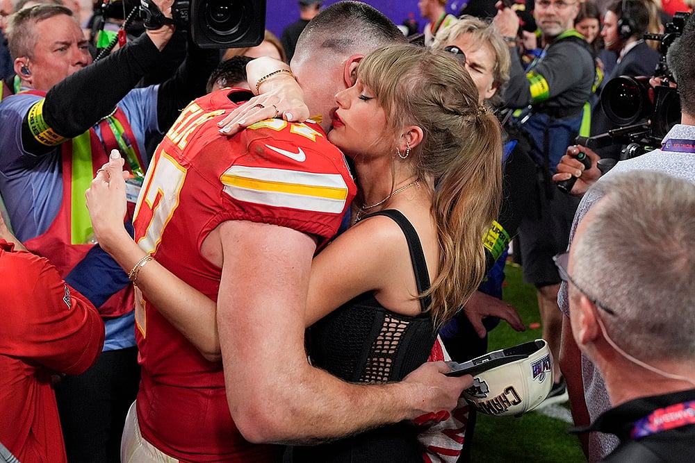 Super Bowl Football: Taylor Swift