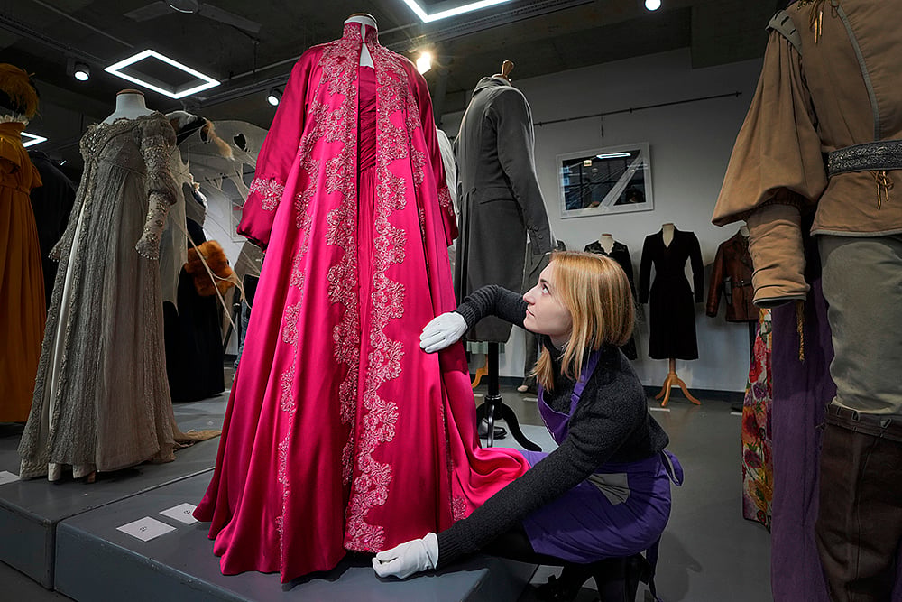 Britain Costume Auction