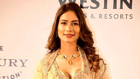Instagram : Aneri Vajani