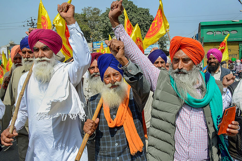 Farmers protest against Haryana govt in Amritsar