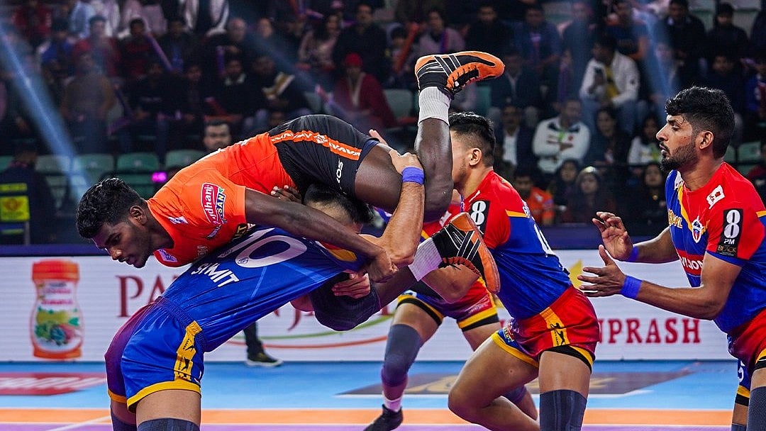 X/ @UpYoddhas : UP Yoddhas' Sumit in action against U Mumba in Pro Kabaddi League 2023-24.