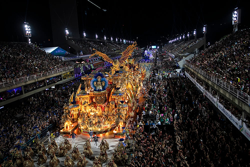 | Photo: AP/Bruna Prado : Rio de Janeiro Carnival Parade