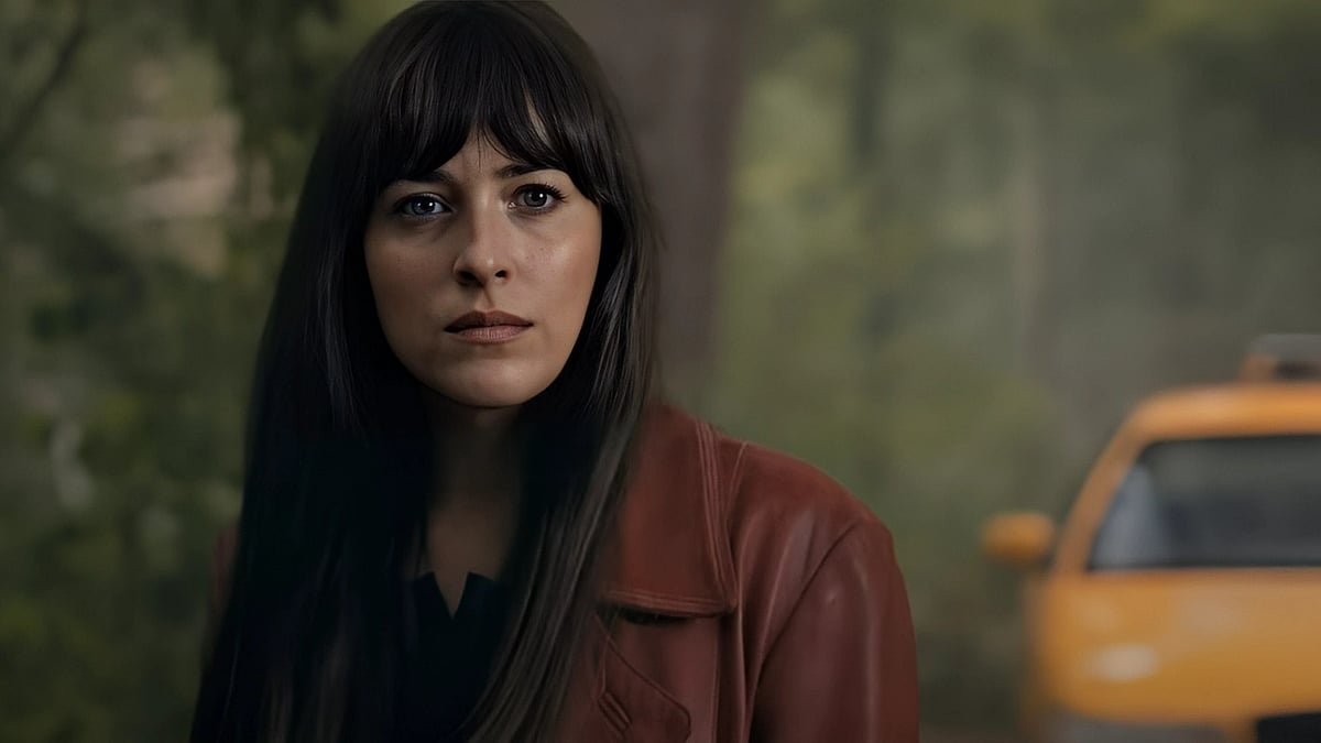 X : Dakota Johnson 