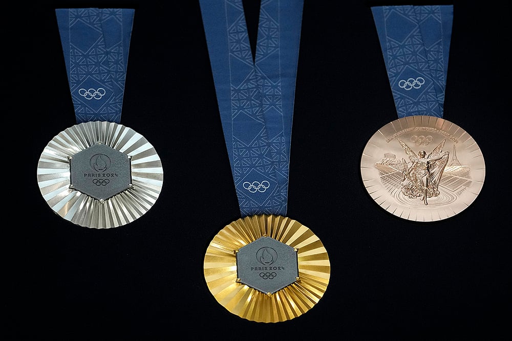 Paris 2024 Olympic medals - | Photo: AP/Thibault Camus