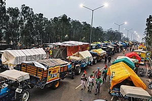 Photo: Suresh K. Pandey : Glimpses from Shambu Border: Tractors lined up