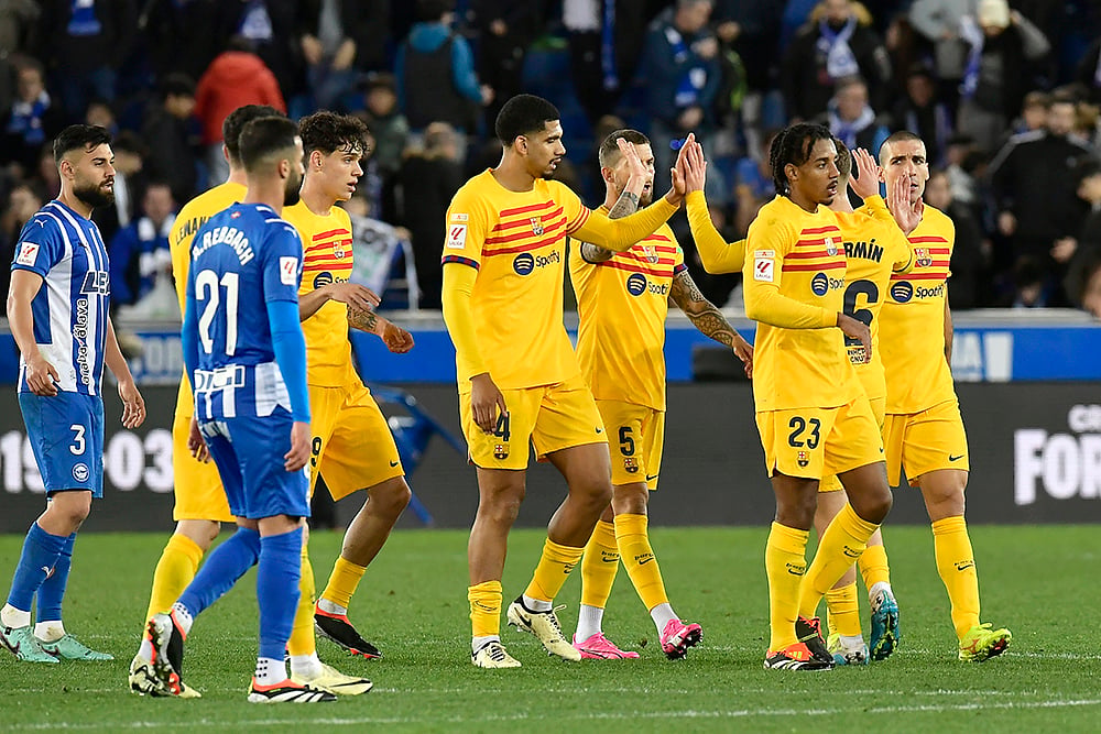 | Photo: AP/Alvaro Barrientos : La Liga: FC Barcelona Beat Alaves