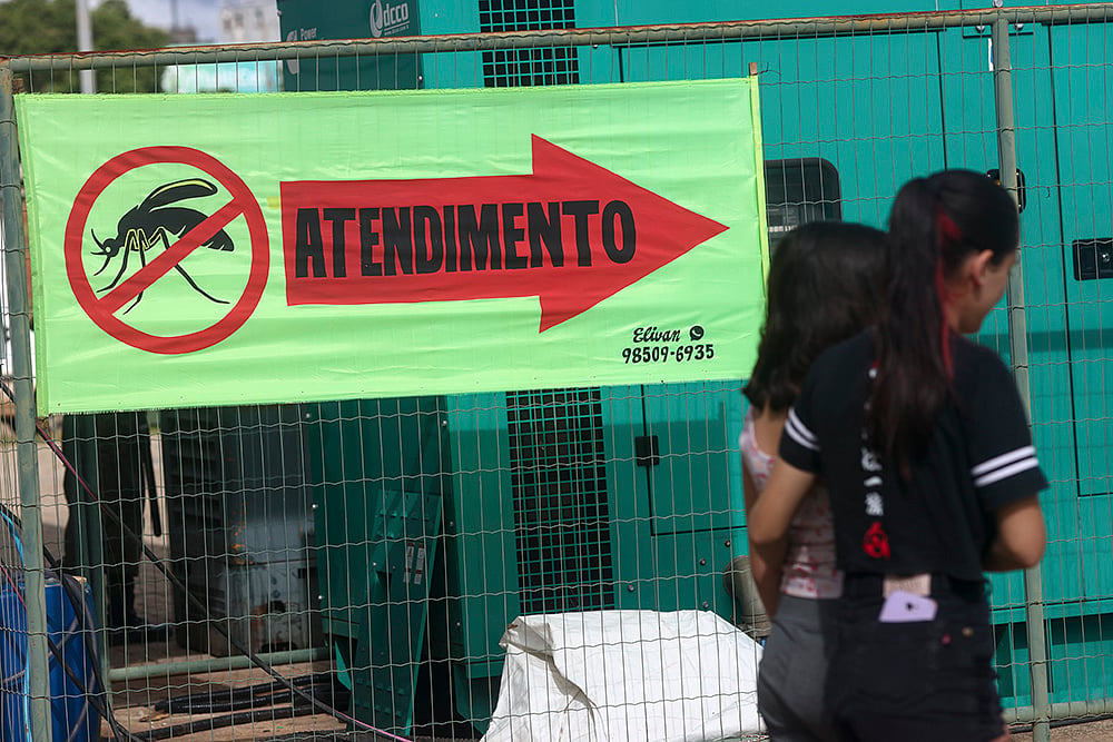 | Photo: AP/Luis Nova : Brazil Dengue
