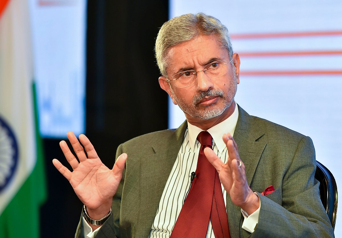 PTI    : Jaishankar and Sri Lankan President Ranil Wickremesinghe review the progress in bilateral cooperation
