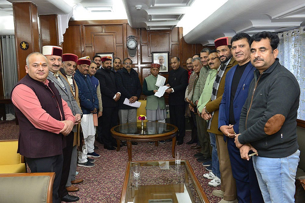 Jairam Thakur met HP governor