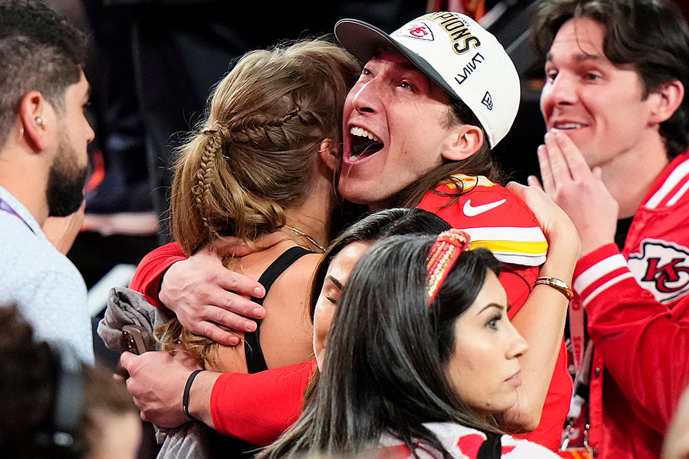 Super Bowl Football: Taylor Swift