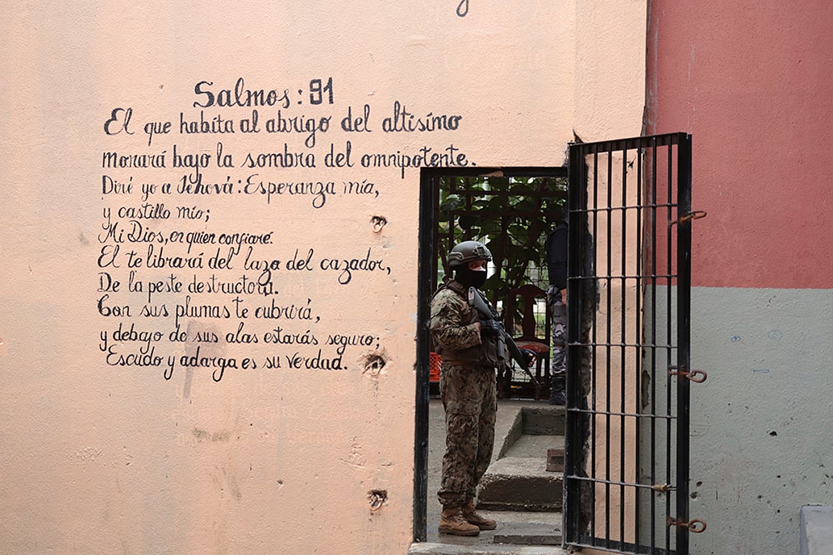 In Photos: Ecuador Violence