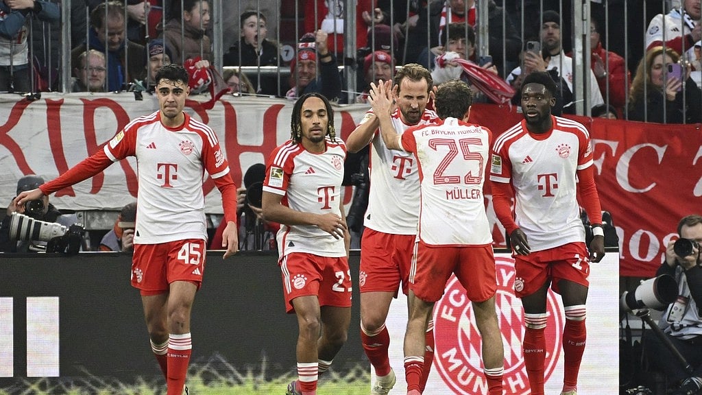 Photo - AP : Bayern stayed two points behind league leader Bayer Leverkusen, which beat Darmstadt 2-0.