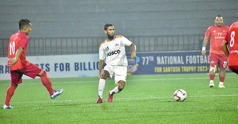 Photo Courtesy: X/ @IndianFootball : Delhi and Karnataka team playing football in Santosh Trophy 2023-24.