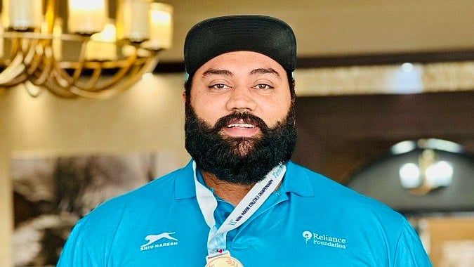 X  (Tajinder Toor) : Tajinderpal Singh Toor, a two-time Asian Games gold medallist, hurled the shot put at a distance of 19.72 metres in his second attempt for a new national indoor record. 