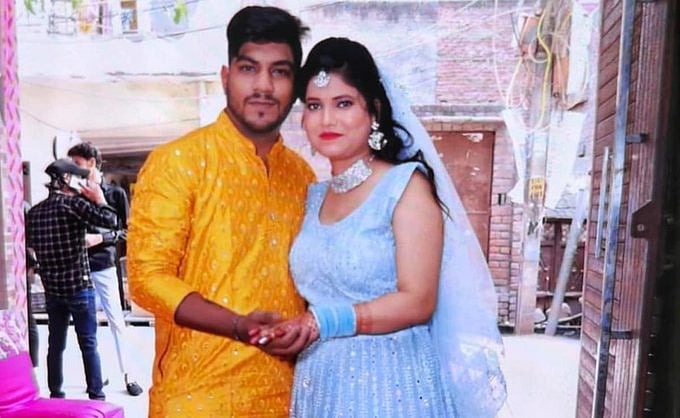 X/@SocialNewsDail2 : The couple, Abhishek and Anjali, wo visited the zoo |