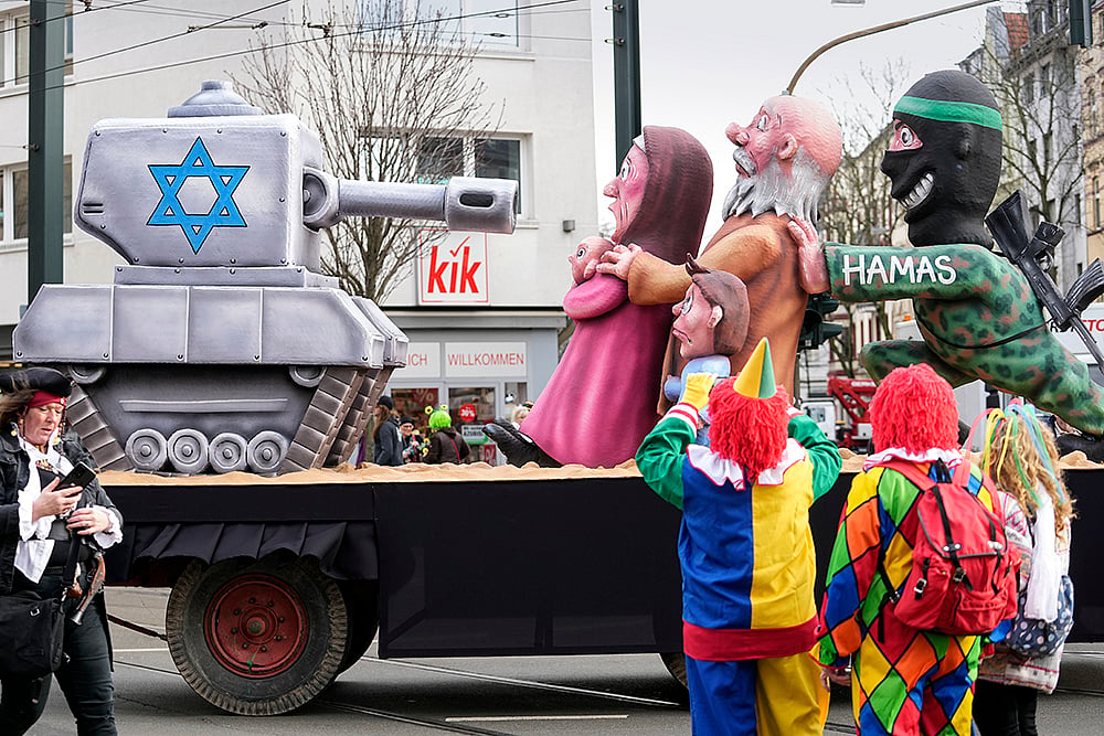 | Photo: AP/Martin Meissner : Germany Carnival Parade