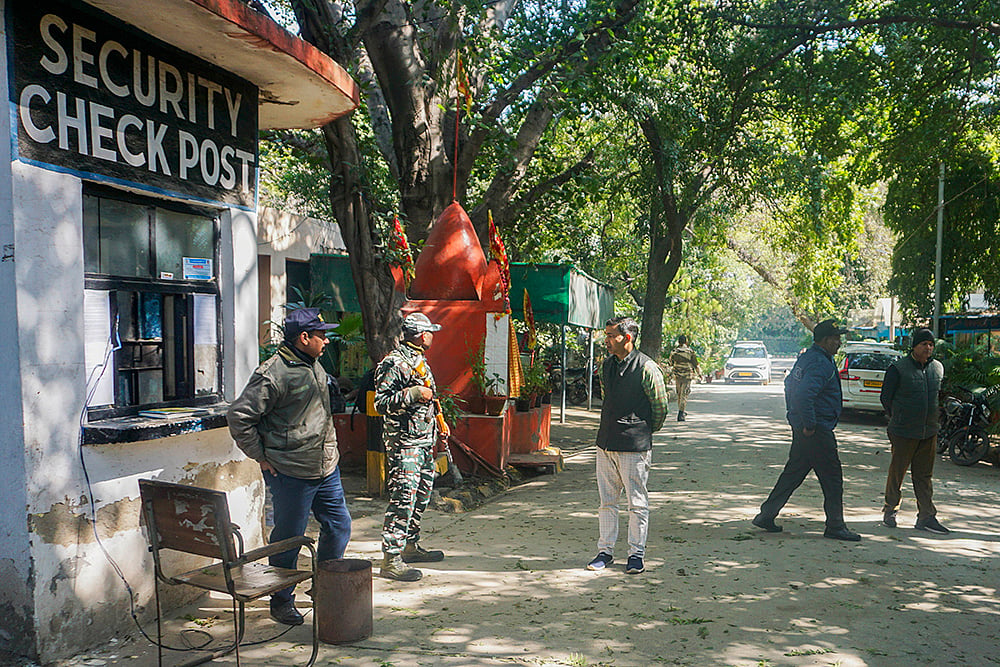 ED raids premises of Kejriwals PS