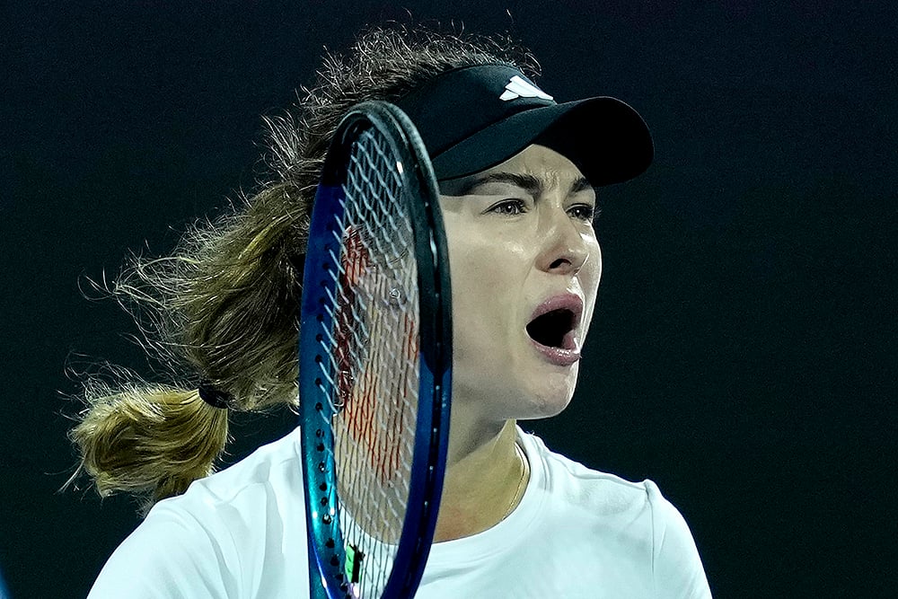 | Photo: AP/Kamran Jebreili : Dubai Tennis Championships 2024: Anna Kalinskaya vs Iga Swiatek