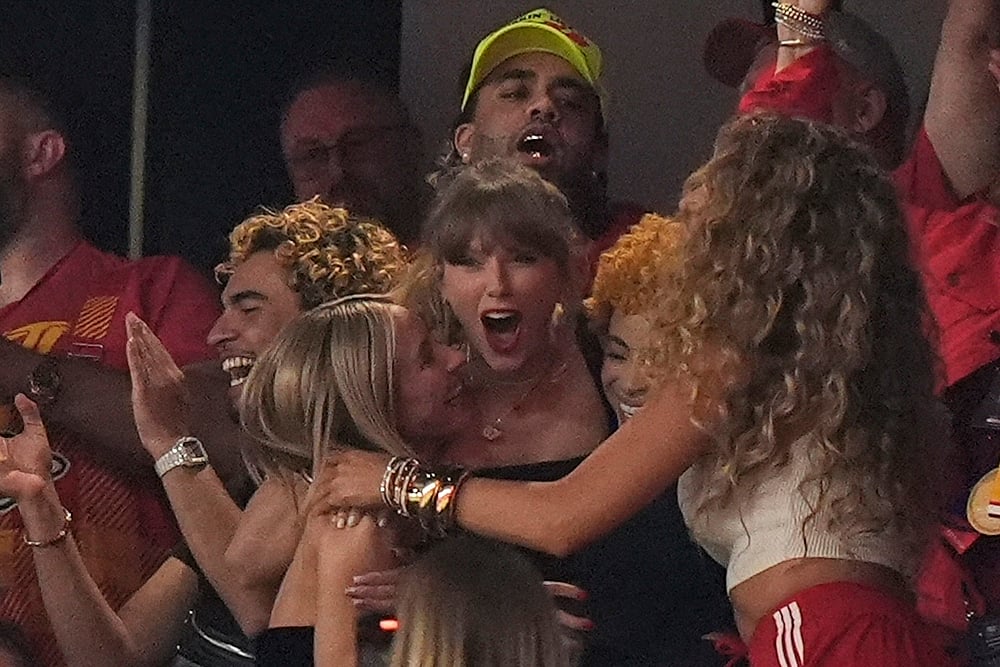 | Photo: AP/Frank Franklin II : Super Bowl Football: Taylor Swift