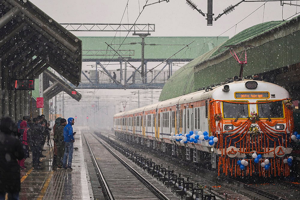J&Ks first electric train