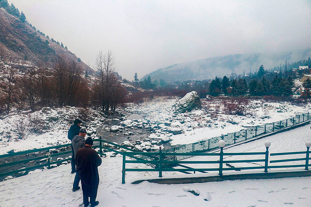 Snowfall in Tangmarg