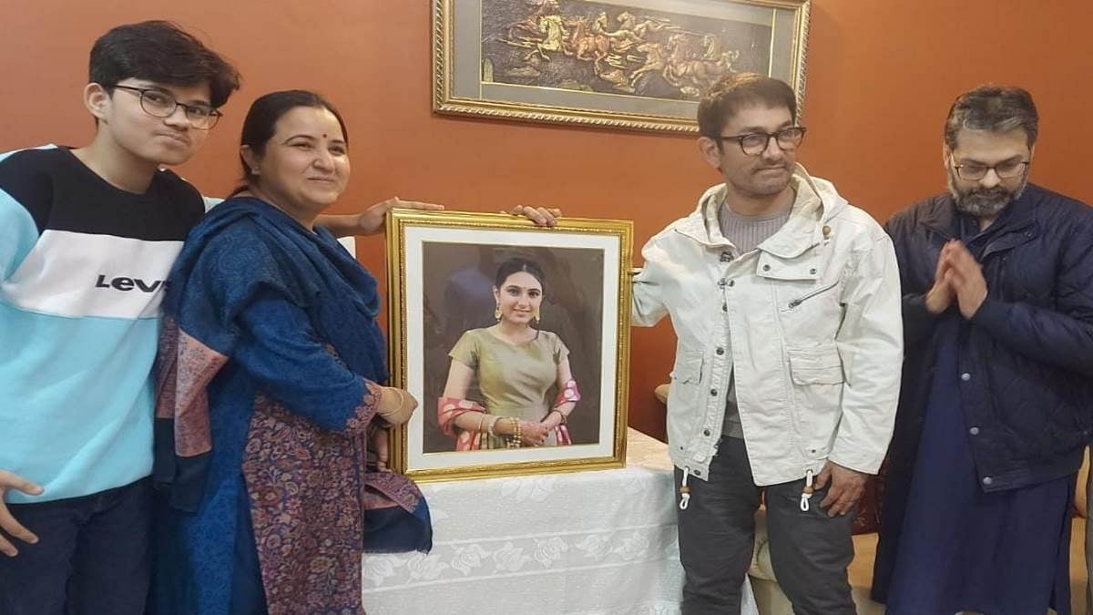 Instagram : Aamir Khan meets Suhani Bhatnagar's parents