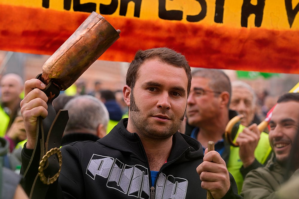 Spain farmers protest