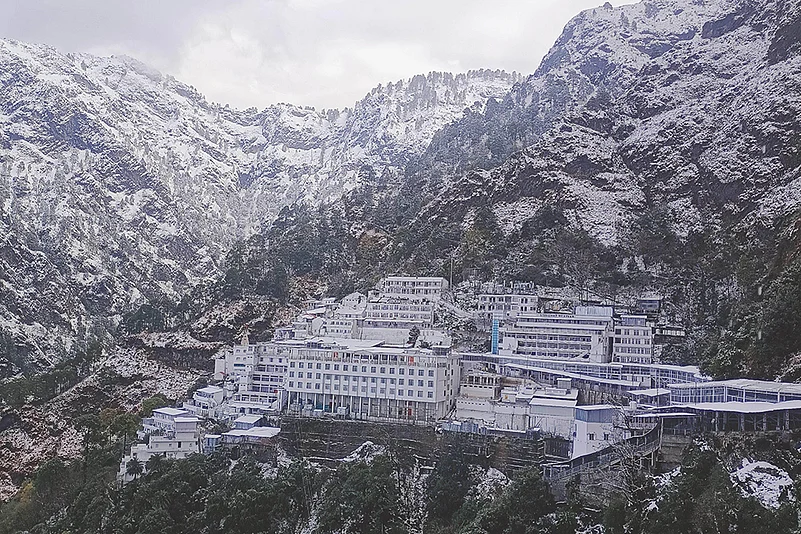Snowfall in Reasi