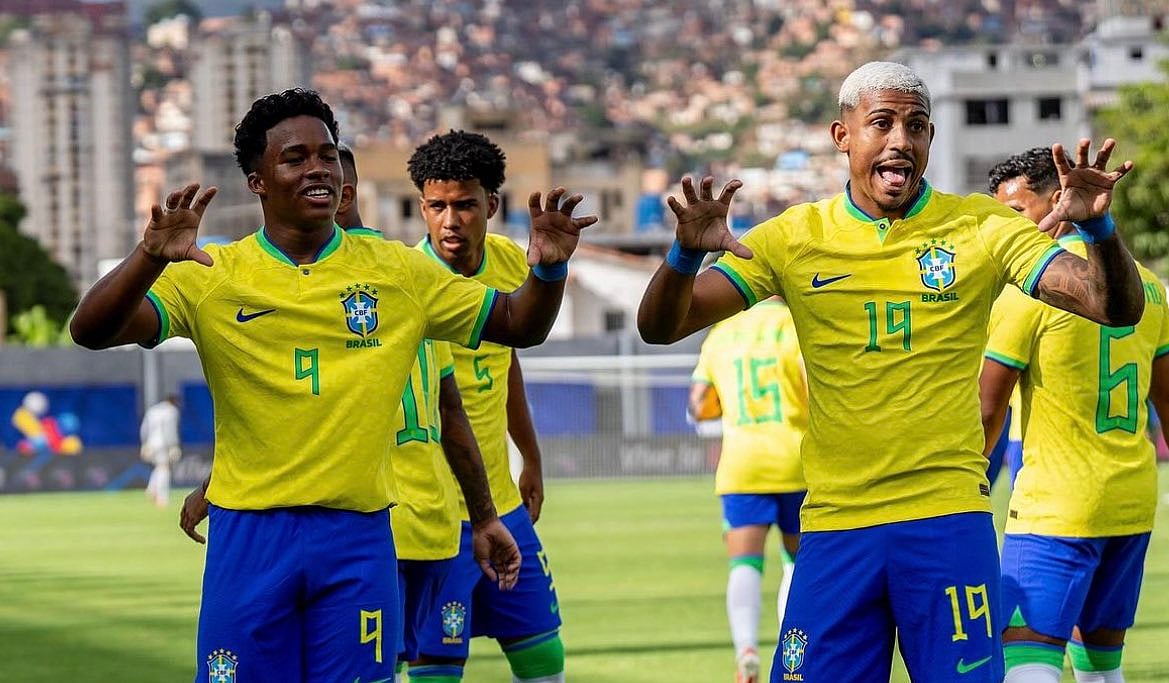 X/ @BrasilEdition : Brazil football team players.