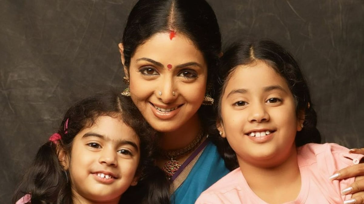 Instagram : Sridevi with Khushi, Janhvi