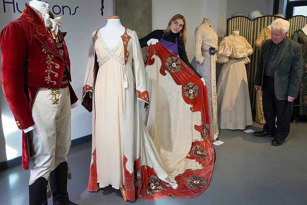 Britain Costume Auction
