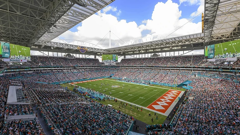 Hard Rock Stadium in Miami reduces the airflow and worsens the conditions for the players - AP Photo