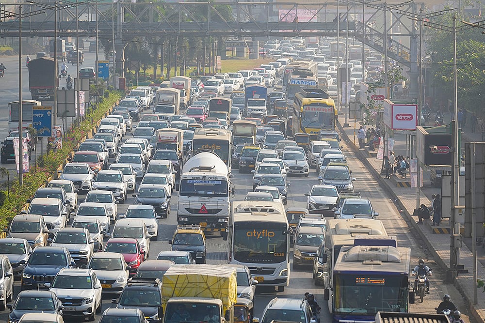 Traffic on Mumbais Eastern Express Highway