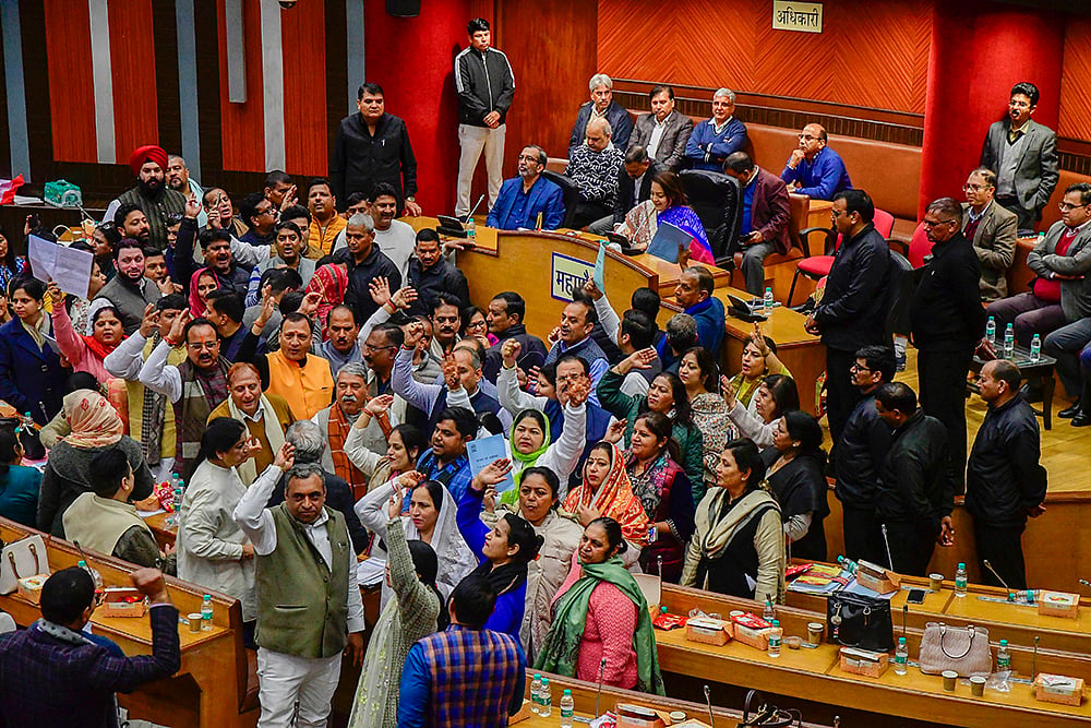 Delhi MCD meeting amid protests