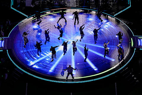 Super Bowl Football: Usher and Alicia Keys 