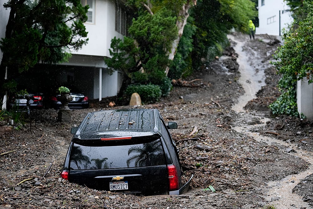 | Photo: AP/Marcio Jose Sanchez : California Storms