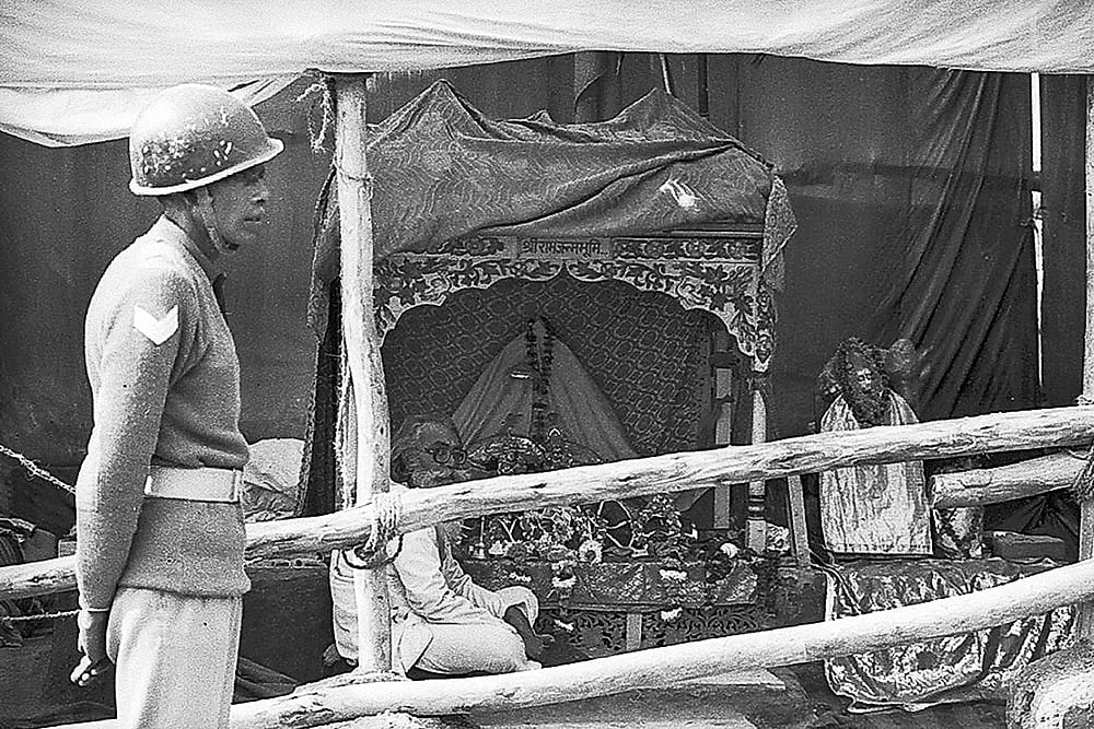December 23, 1949: Abdul Barkat Sees Divine Ram Lalla