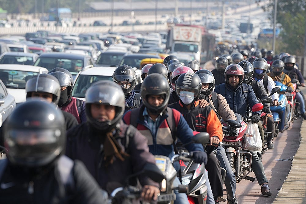 Traffic jam at NH 24 in Delhi