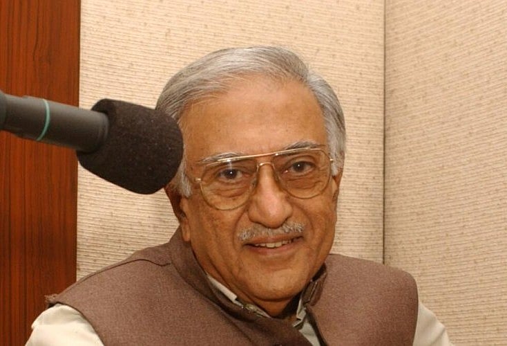 X/@AmeenSayani
 : Ameen Sayani, considered one of the most imitated announcers even today, was known for his style of addressing the crowd with "Behno aur Bhaiyo " 