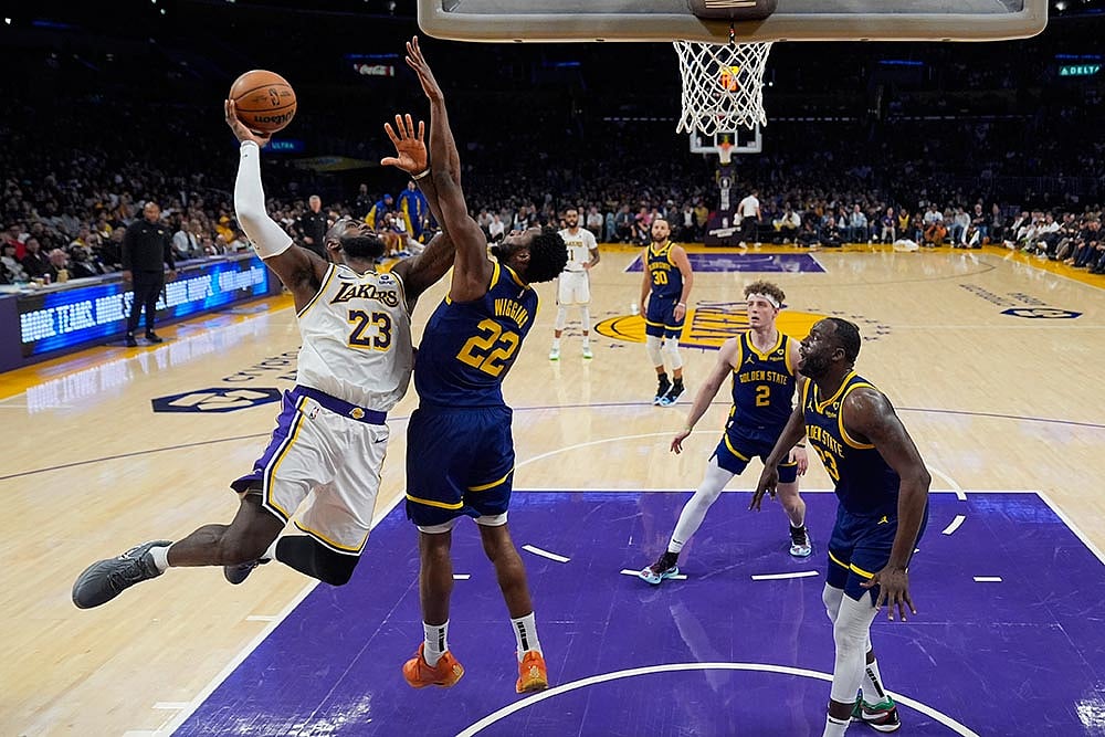 NBA: Los Angeles Lakers vs Golden State Warriors