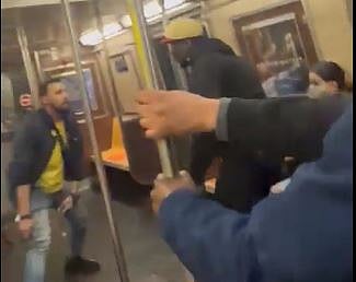 A clash erupted between two passengers in Brooklyn subway train that led to shooting | - X/@visegrad24