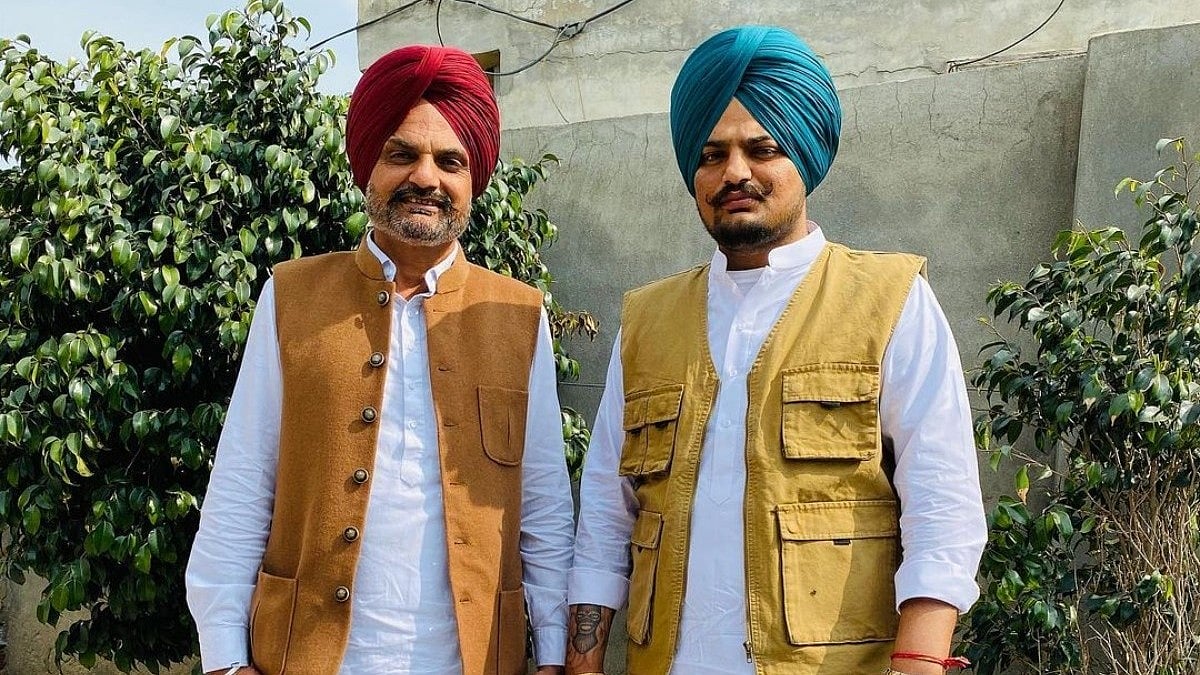 X : Late singer Sidhu Moose Wala with father, Balkaur Singh 