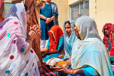 International Women's Day: Bikaner mayor meets female prisoners