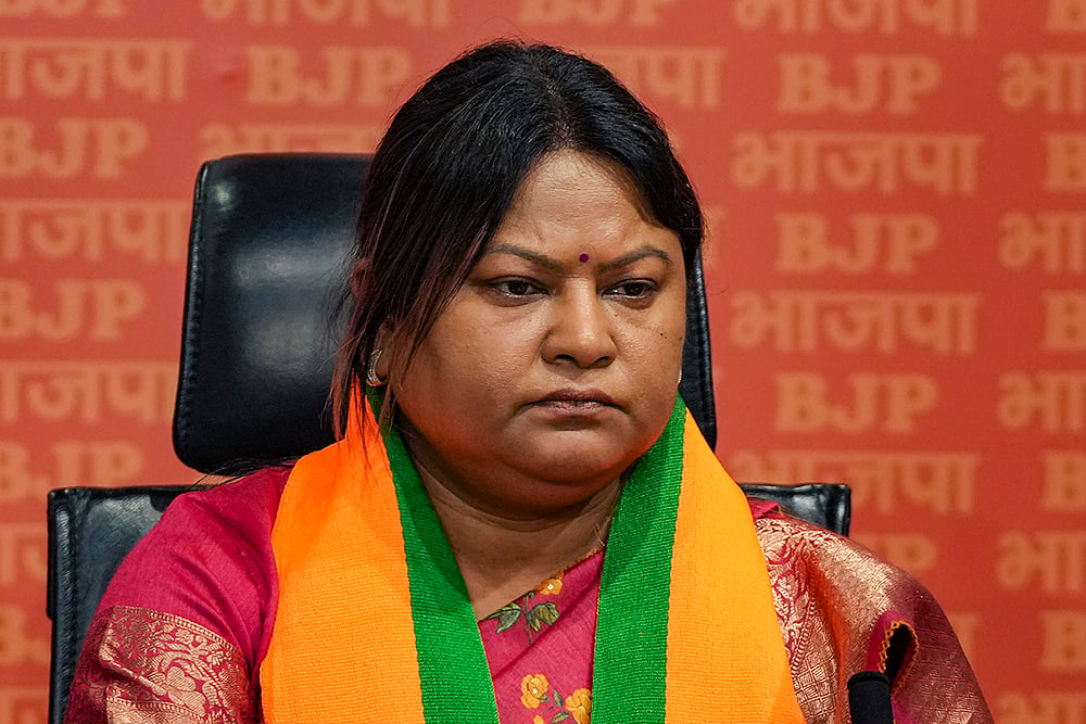 PTI : JMM legislator Sita Soren joins BJP